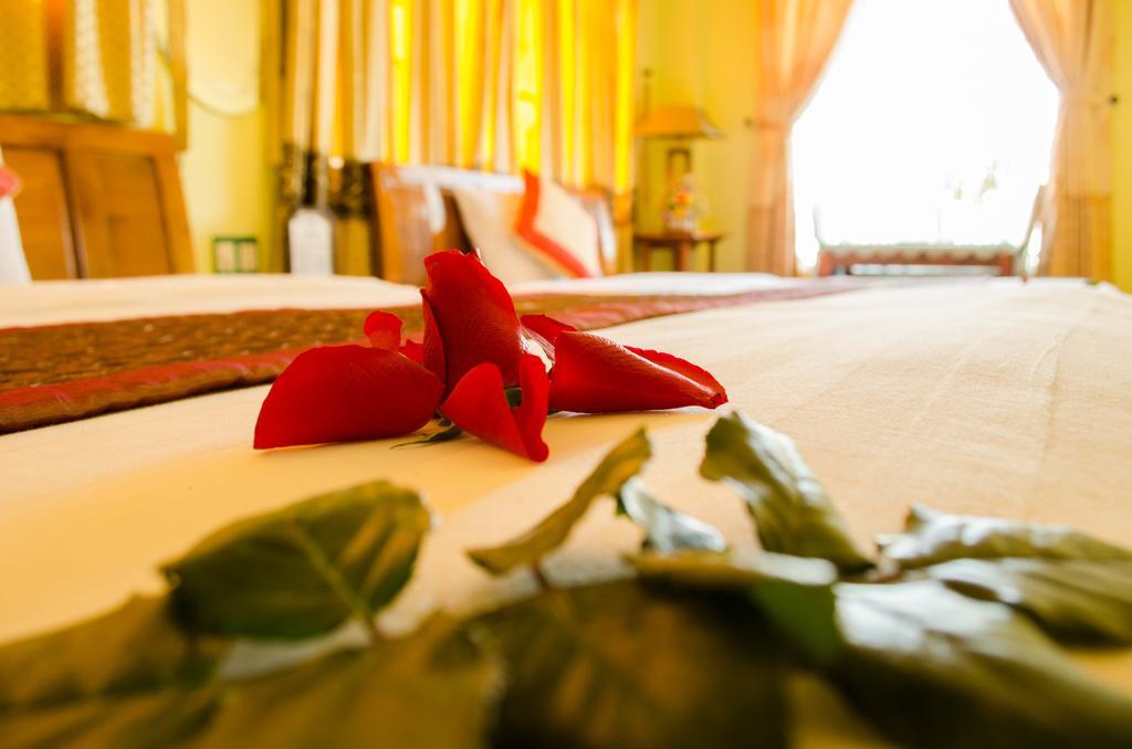 Nhu Phu Hotel Hue Esterno foto