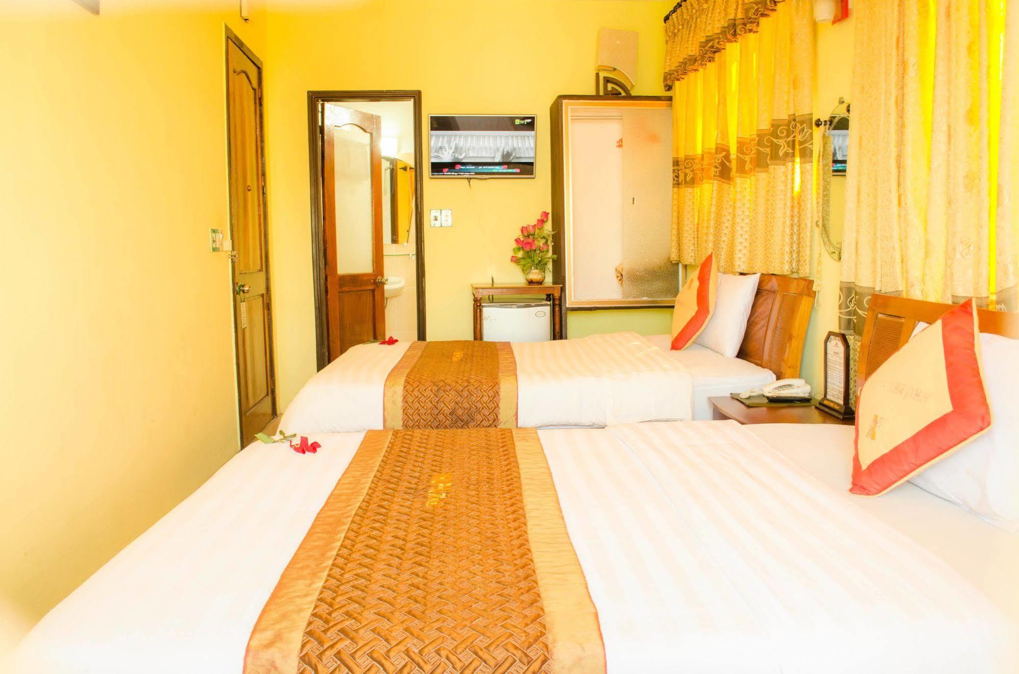 Nhu Phu Hotel Hue Esterno foto