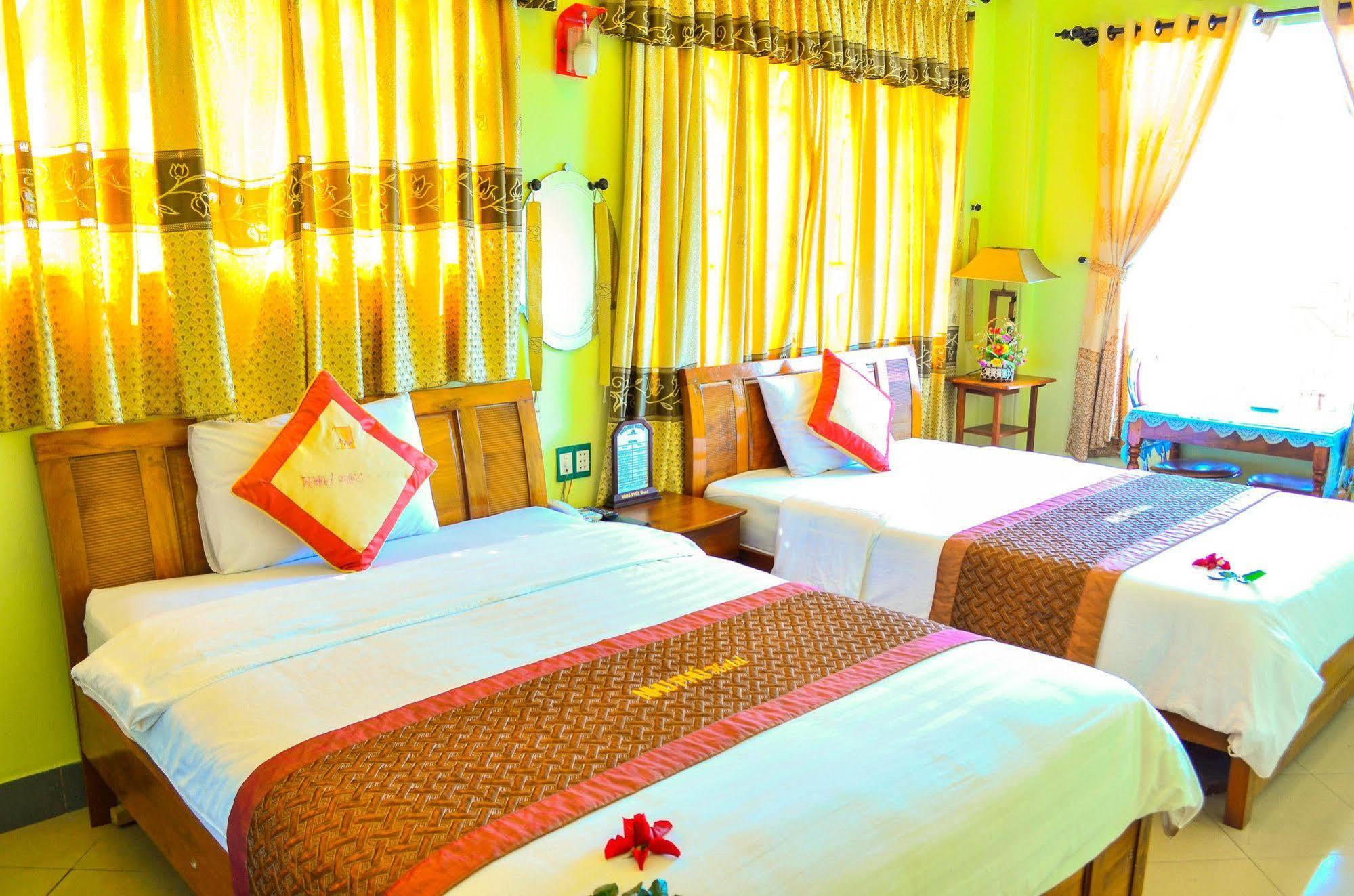 Nhu Phu Hotel Hue Esterno foto