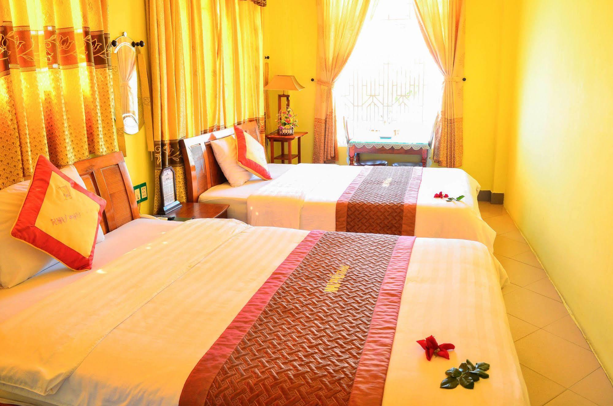 Nhu Phu Hotel Hue Esterno foto