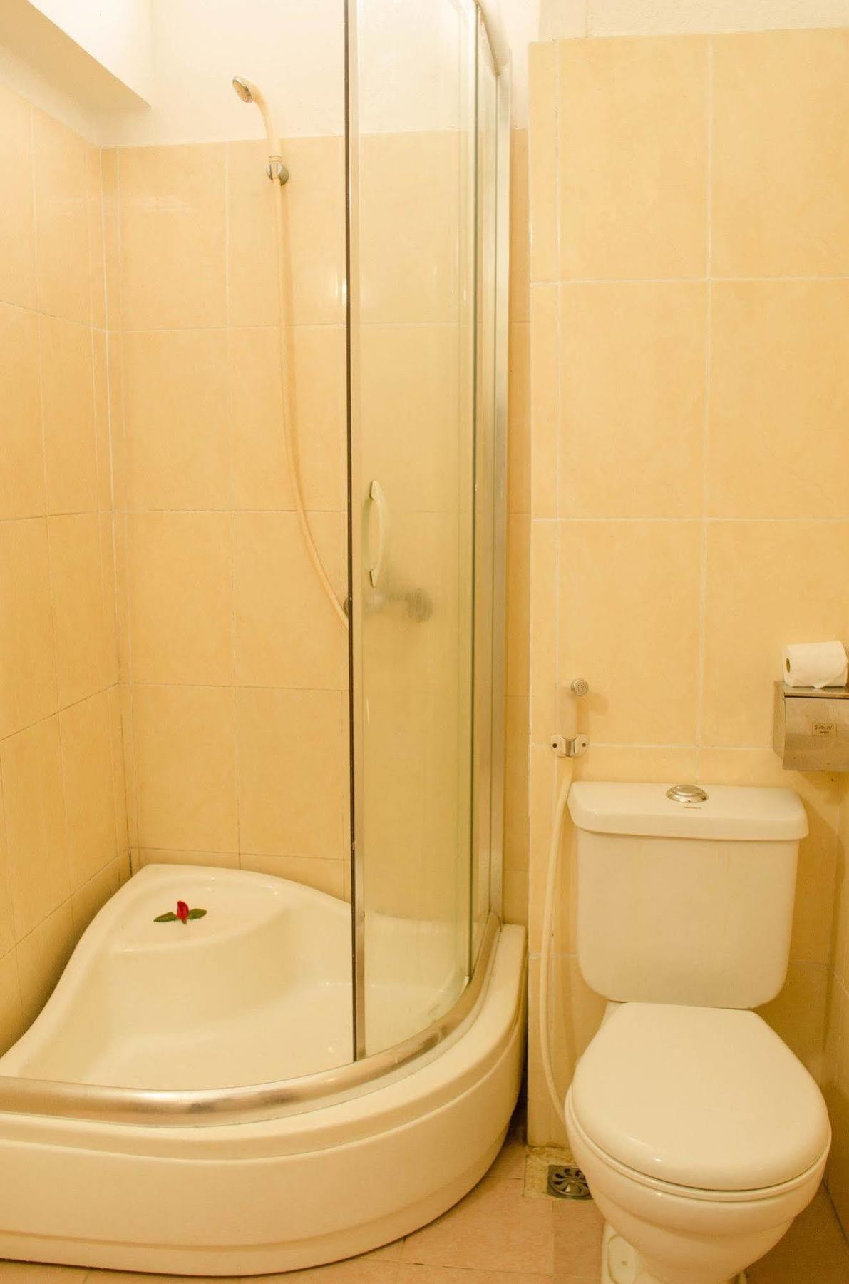 Nhu Phu Hotel Hue Esterno foto